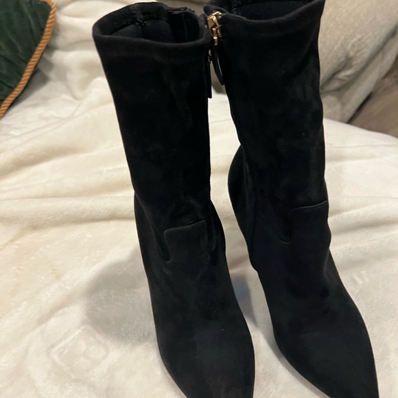 Valentino Garabani Sleek Black Suede Heeled Boots - Picture 13 of 14